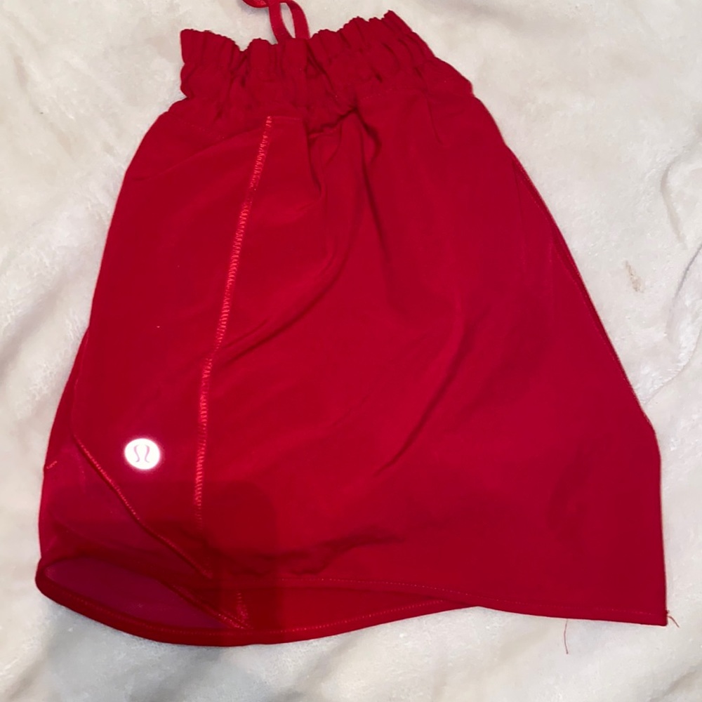 Lululemon hotty hot shorts 2.5.
